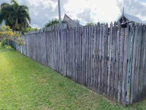 Cairns pressure cleaning fences (before)